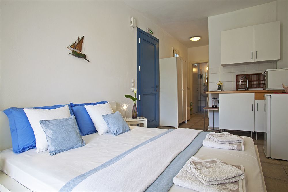 Anemomiloi Andros Hotel ภายนอก รูปภาพ